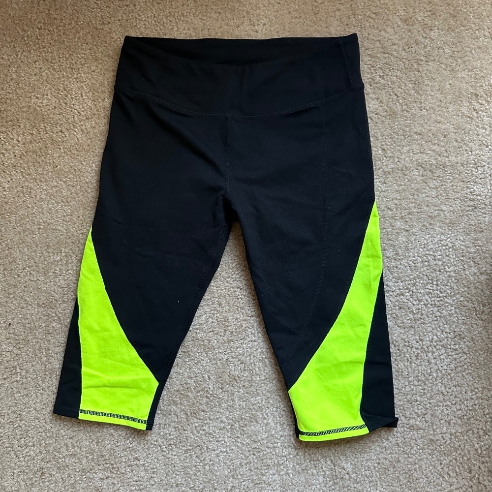 Fabletics knee length activewear leggings